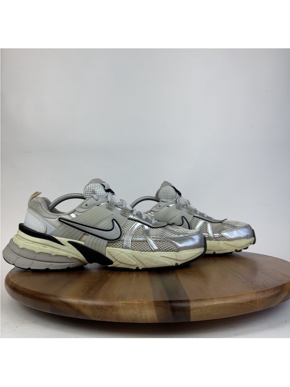 Mens Nike V2K Run Summit White Mesh Athletic Running Sneakers Shoes Size 11 M